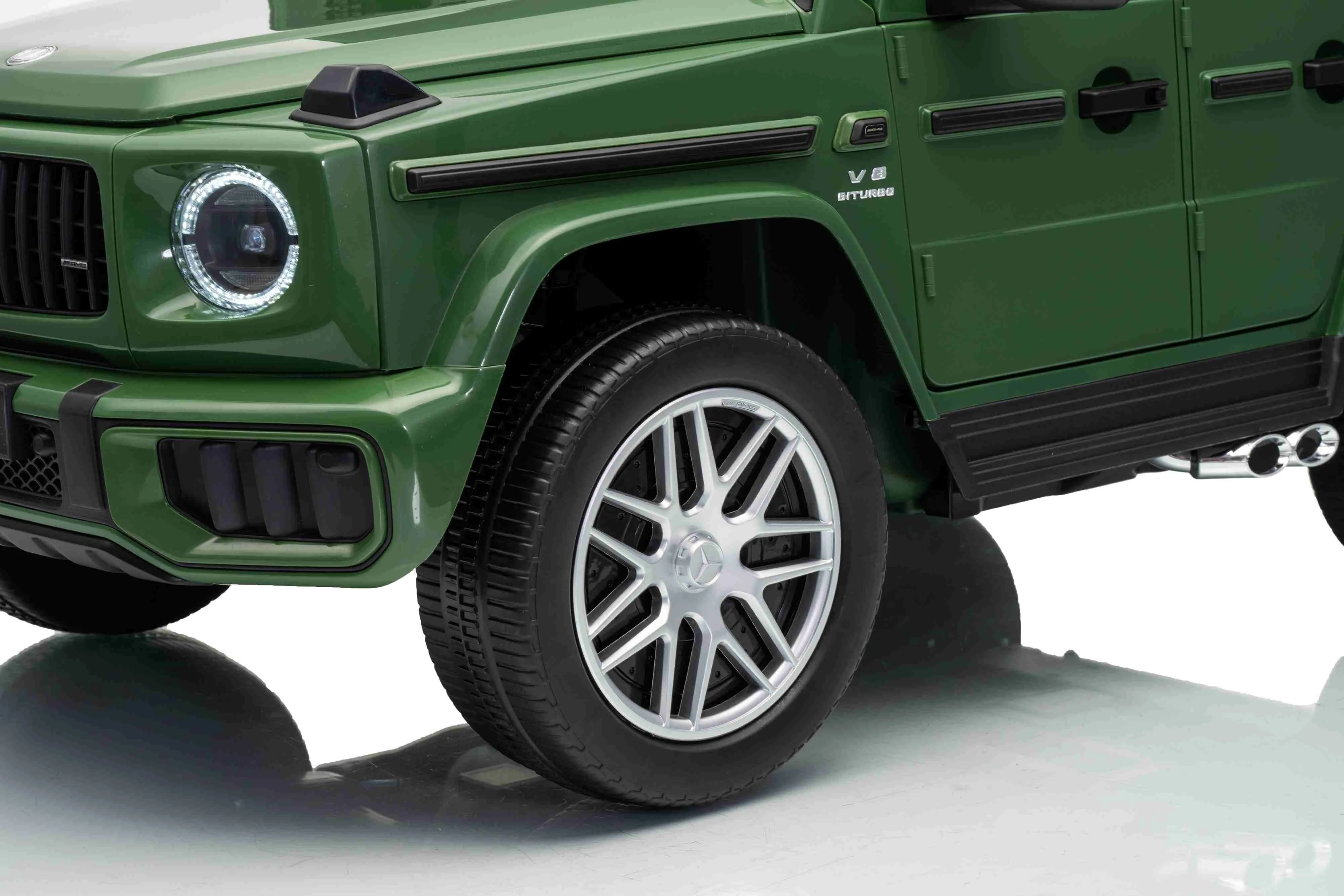 Licensed Mercedes-AMG G63 2-Seater Kids Electric Ride-On Car 12V/24V 200W