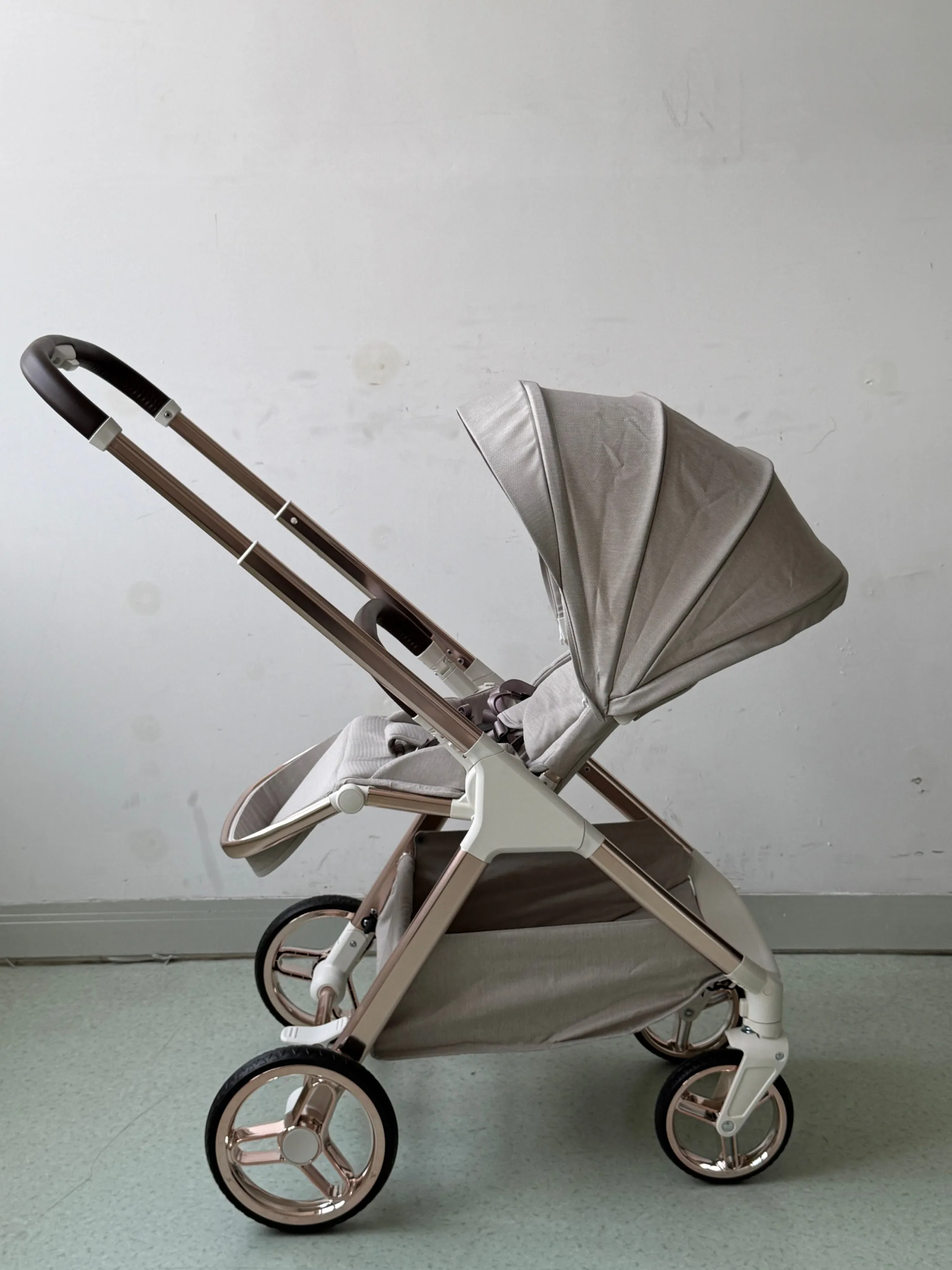 Elegant & Versatile: Premium Lightweight Baby Stroller with Smart Features