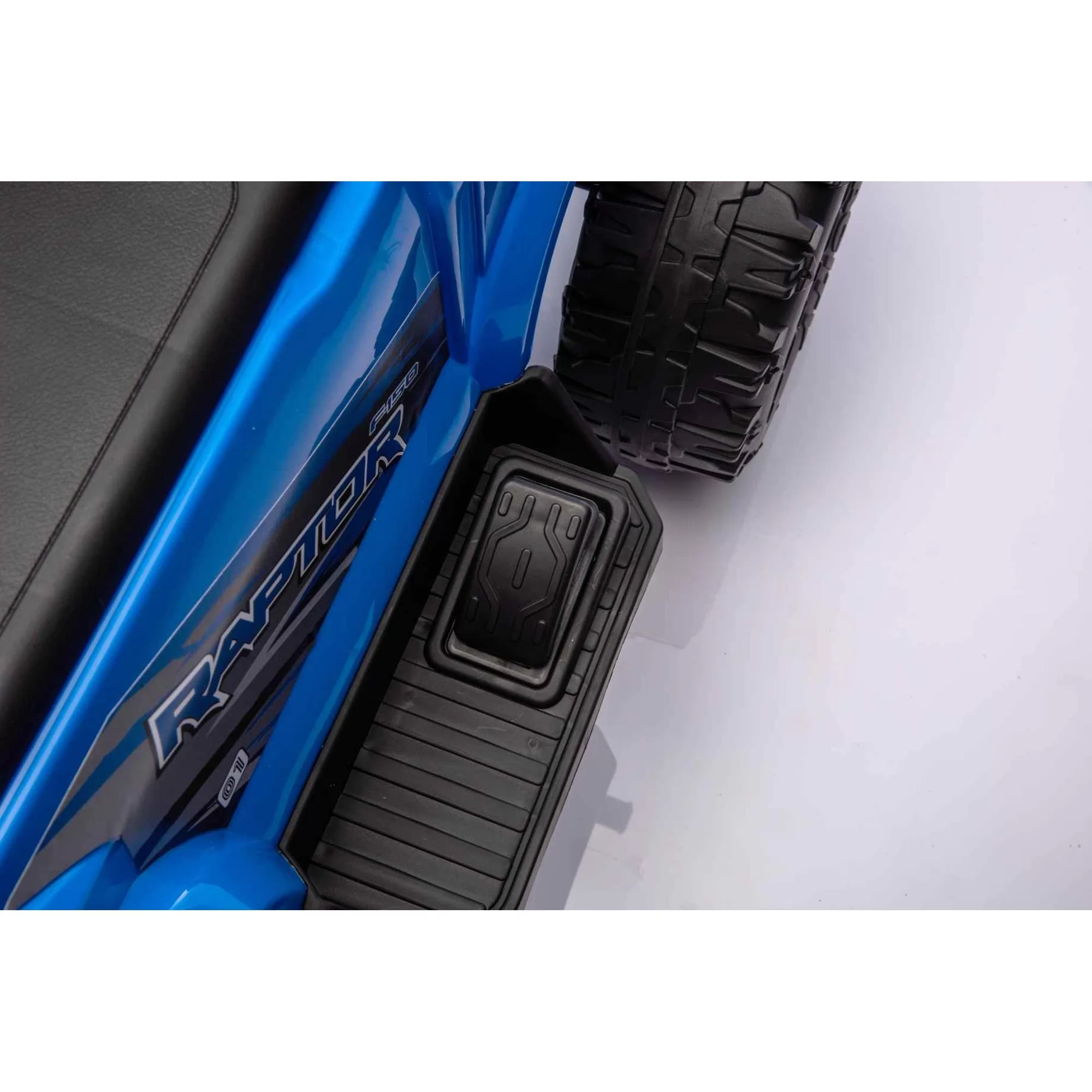 Official Licensed Ford F-150 12V Kids Ride-On Truck with Foot Switch & Front Light