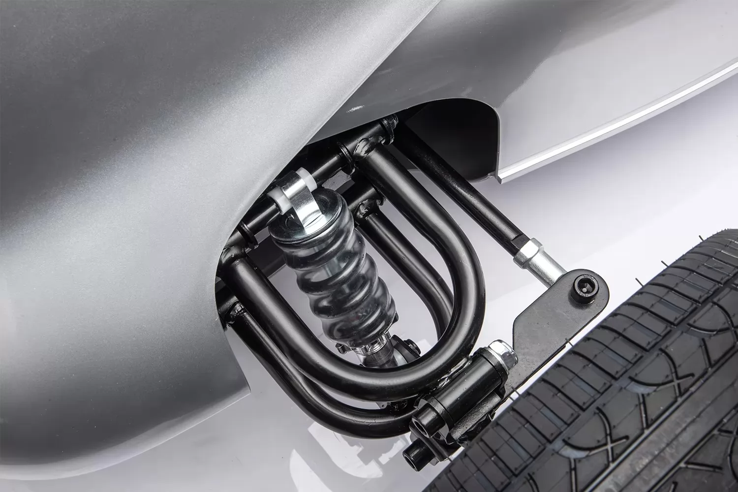 CHITUO CL-SHY4900 Audi Typ D exposed front suspension detail